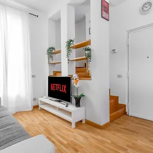 duomo-7-minuti-exclusive-apartment-vercelli.it-lombardy.com/